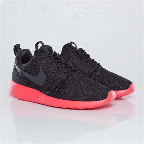 roshe run sneakers.